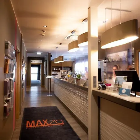 Max 70 I Contactless Check-in 3*
