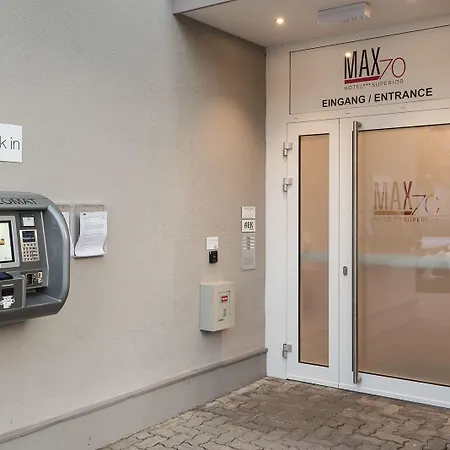 Max70 Hotell 3*