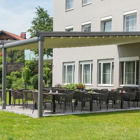 Max 70 I Contactless Check-in Hotel Salisburgo