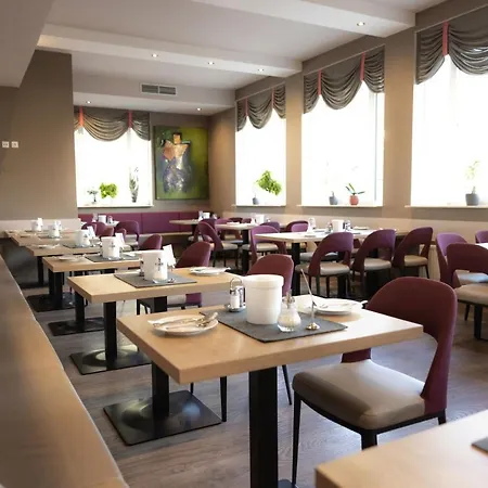Max70 Hotel