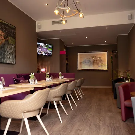 Max70 Hotel 3*