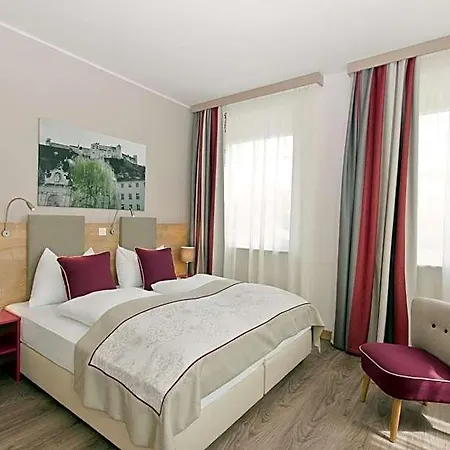 Max70 Hotel 3*
