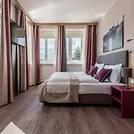Max70